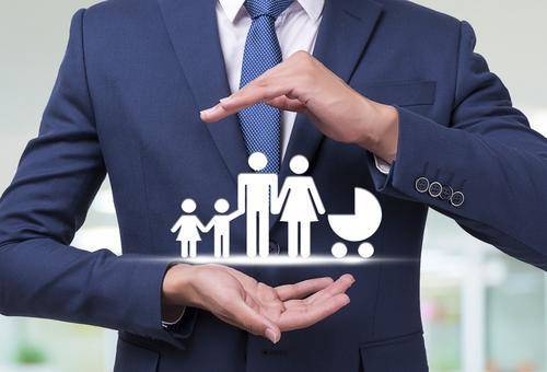 60歲以上老人買什么保險好？一文搞定！